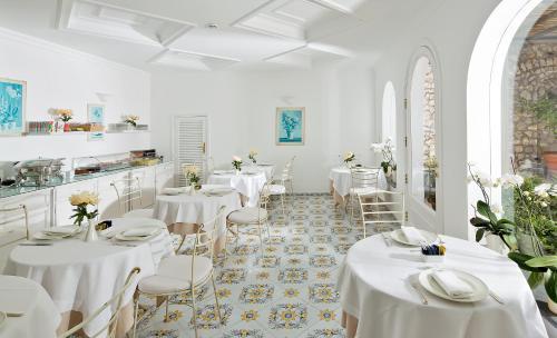 Canasta Hotel Capri