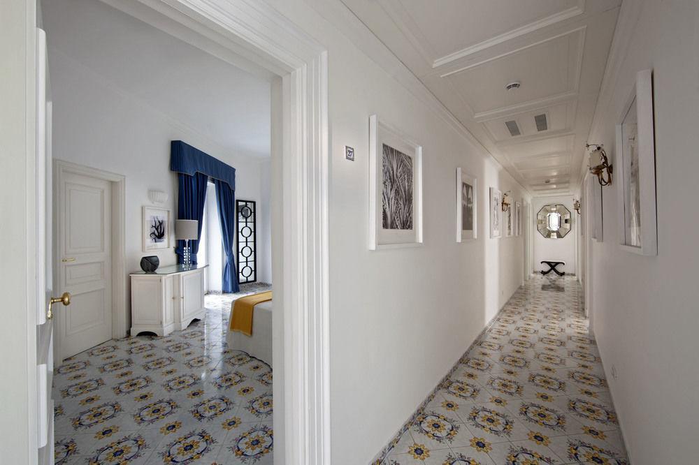 Canasta Hotel Capri
